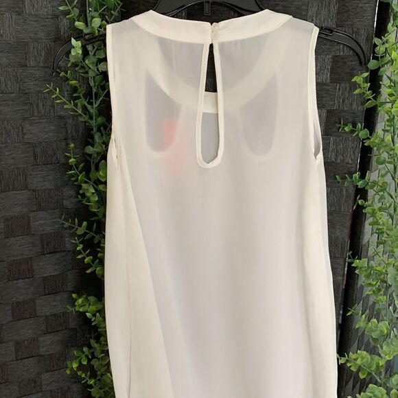 Lulumari Size Medium sleeveless top with beaded detail - Picture 2 of 8